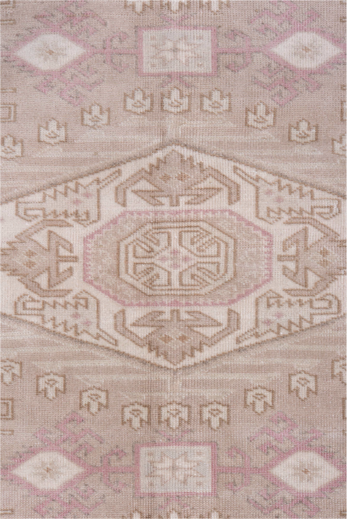 Antique Sivas Area Rug (5' x 8')